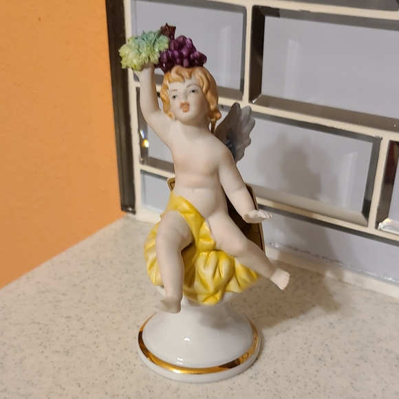 Vintage Other - Capodimonte Angel figurine Porcelain.